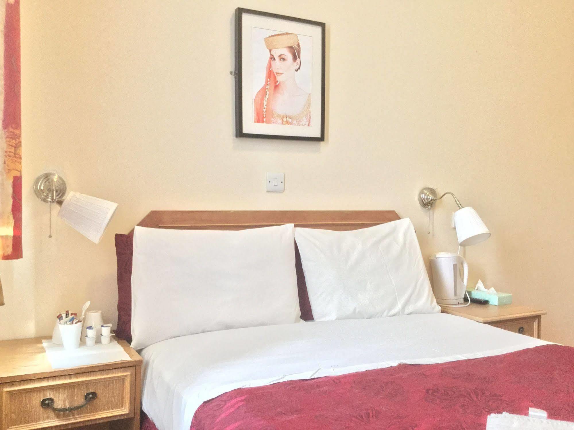 Chiswick Lodge Hotel Лондон Екстериор снимка