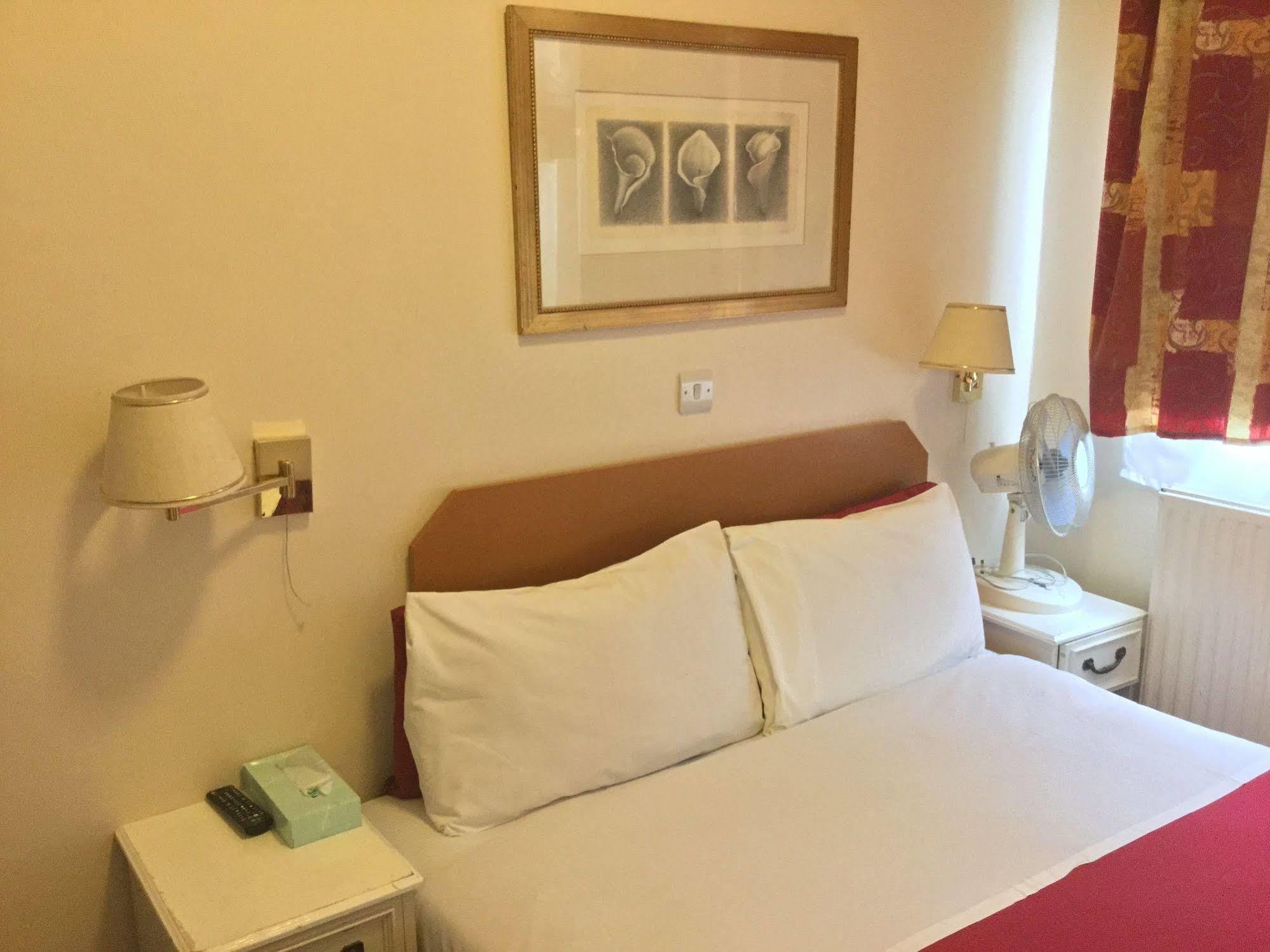 Chiswick Lodge Hotel Лондон Екстериор снимка